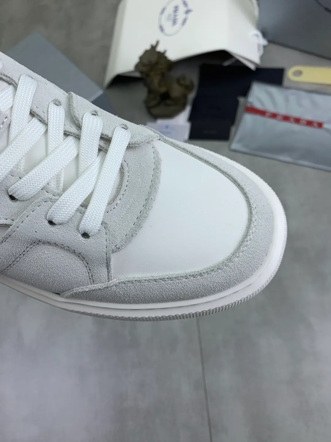 Men's men's shoes P560 💰【New style】Top quality, new popular models on the official website, which will never go out of style for a century, 🆘 The trendy brand (Prada) mainly promotes popular models, avant-garde and versatile fashionable men's shoes, privately molded, with cowhide splicing and 1:1 oil edge treatment... fashionable and simple, original imported cowhide with python skin, cowhide leather lining for feet; the atmosphere and personality are more fashionable, eye-catching and pursuing class. It will subvert the old idea and be a must-have for fashionistas who want to spend time with you! Must keep it! High-end comfortable and low-cost, high-end quality workmanship. Size: 38-45 4️⃣ colors available. full package